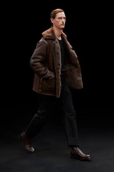 Look 39